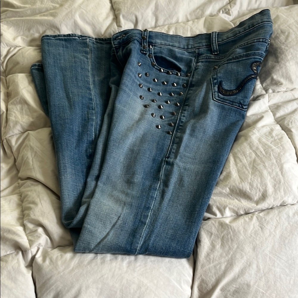 Studded Rock & Republic Low Waisted Blue Flare Wide Leg Jeans